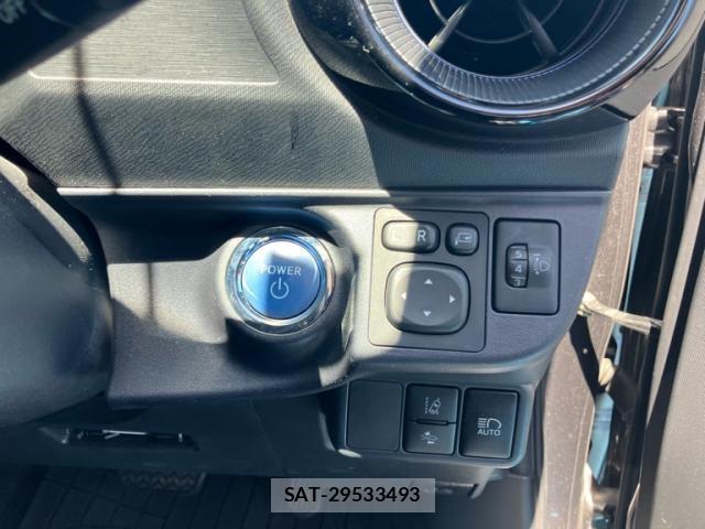 Toyota AQUA 2018-03 8373007-8