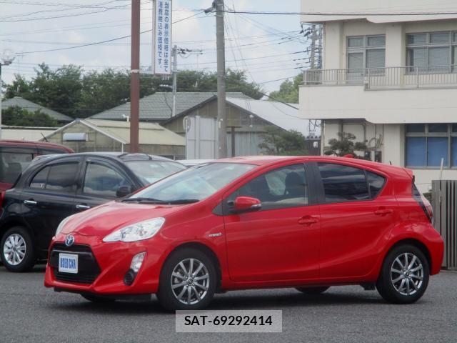 Toyota AQUA 2016-11 8373034-8