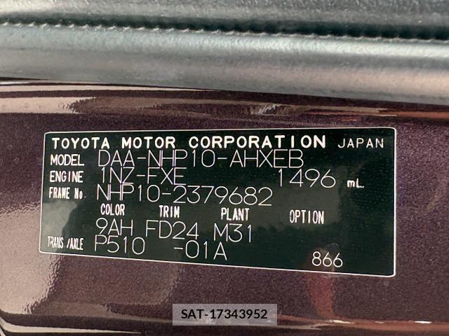Toyota AQUA 2014-10 8373182-1