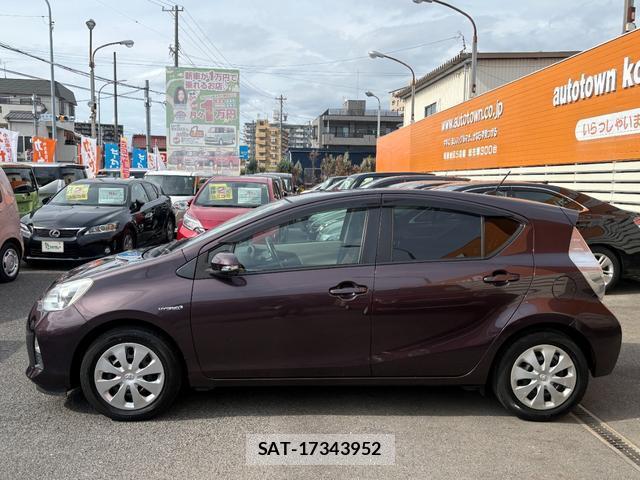 Toyota AQUA 2014-10 8373182-17