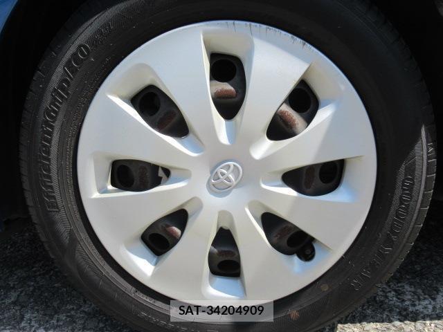 Toyota AQUA 2013-08 8373188-12