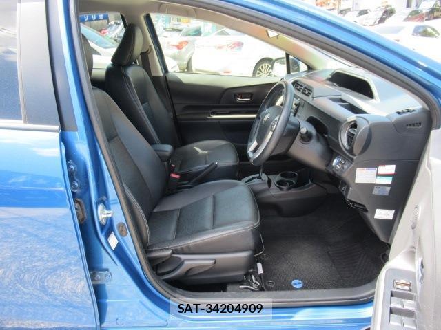 Toyota AQUA 2013-08 8373188-13