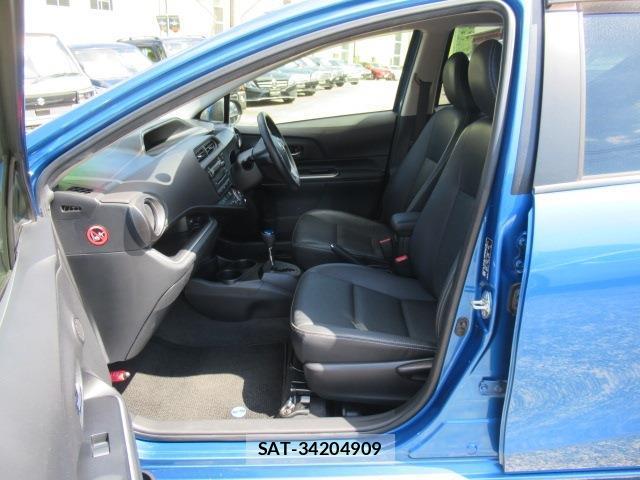 Toyota AQUA 2013-08 8373188-14