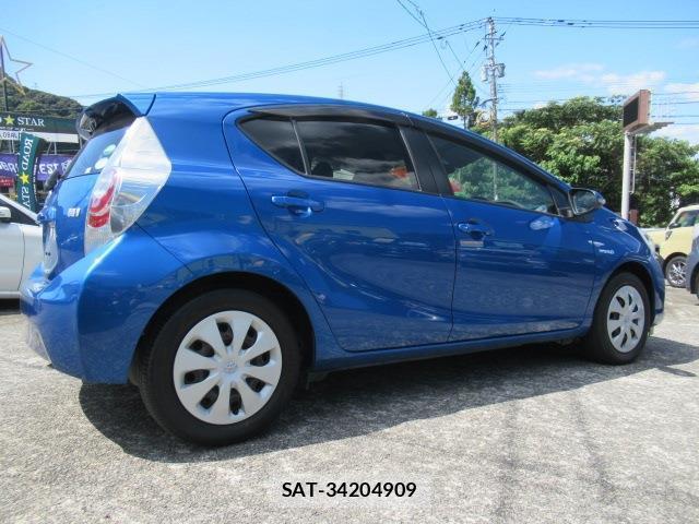 Toyota AQUA 2013-08 8373188-2