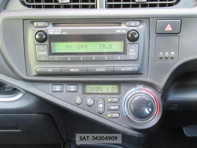 Toyota AQUA 2013-08 8373188-5