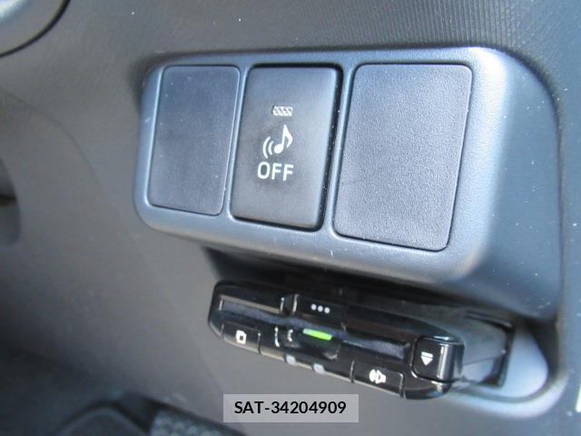 Toyota AQUA 2013-08 8373188-8