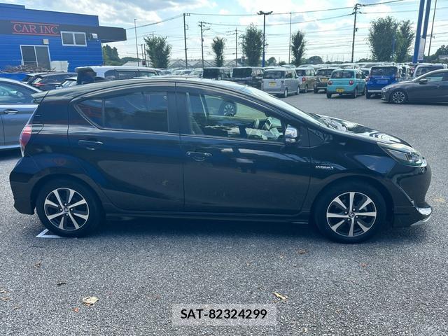 Toyota AQUA 2017-10 8373265-3