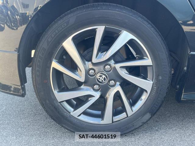 Toyota AQUA 2022-01 8373328-10