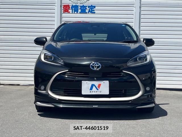 Toyota AQUA 2022-01 8373328-11