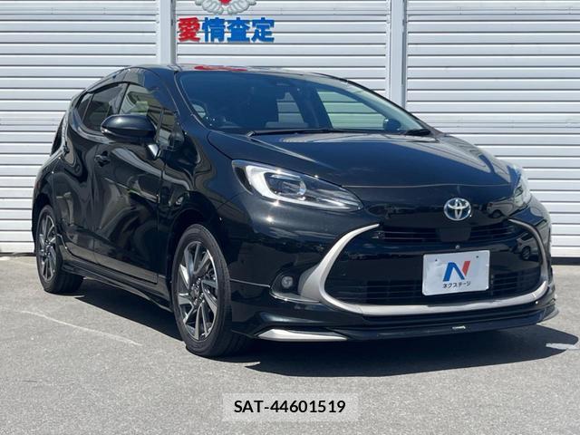 Toyota AQUA 2022-01 8373328-13