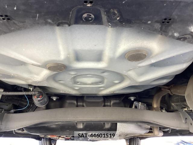 Toyota AQUA 2022-01 8373328-16