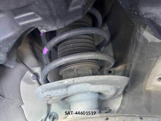 Toyota AQUA 2022-01 8373328-17
