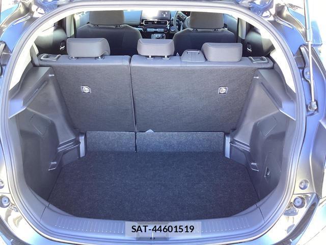 Toyota AQUA 2022-01 8373328-8