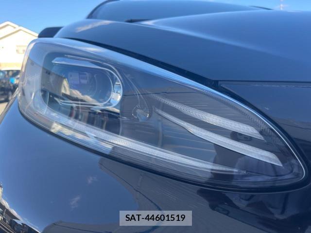 Toyota AQUA 2022-01 8373328-9