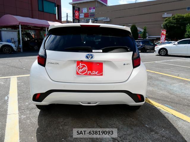 Toyota AQUA 2025-01 8373344-15