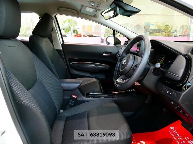 Toyota AQUA 2025-01 8373344-9