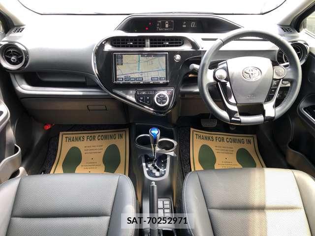 Toyota AQUA 2017-09 8373406-1