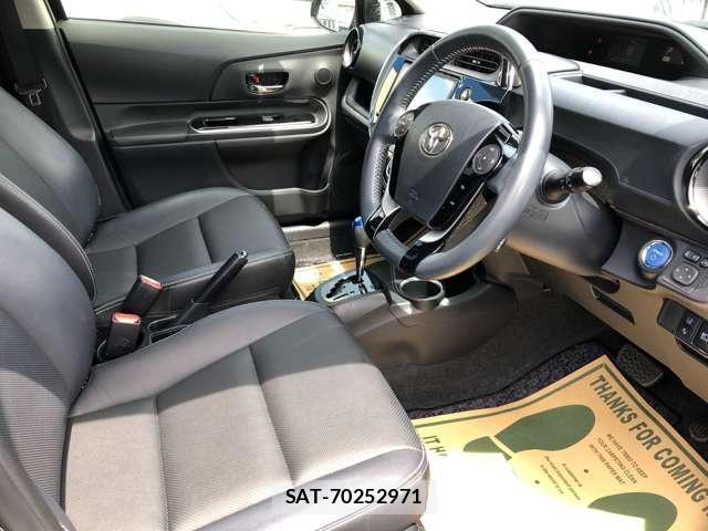 Toyota AQUA 2017-09 8373406-13