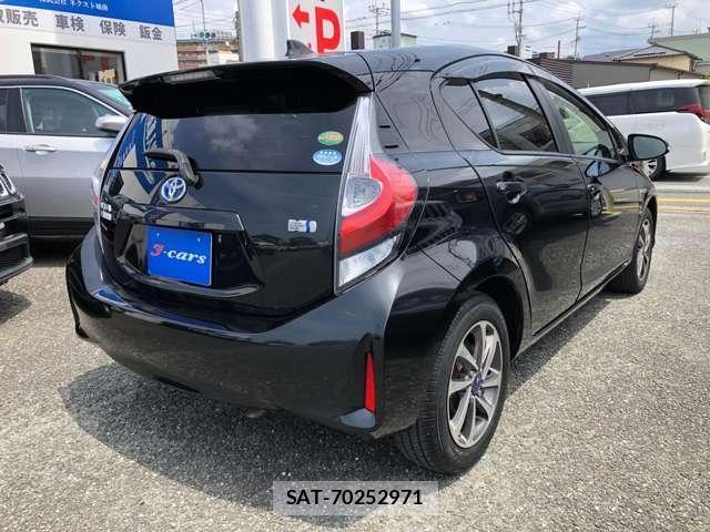 Toyota AQUA 2017-09 8373406-15