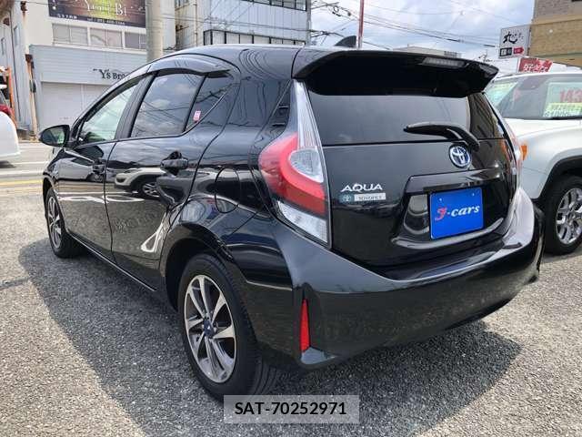 Toyota AQUA 2017-09 8373406-3