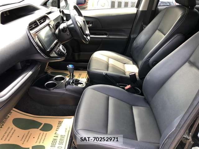 Toyota AQUA 2017-09 8373406-7