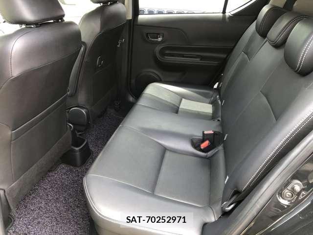 Toyota AQUA 2017-09 8373406-8