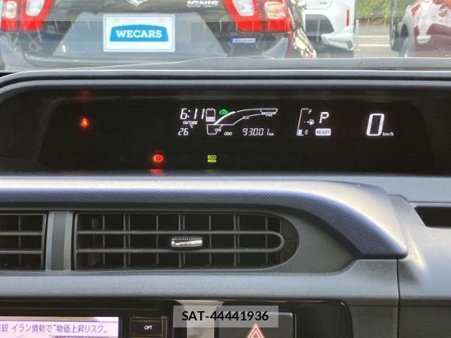 Toyota AQUA 2015-09 8373463-13