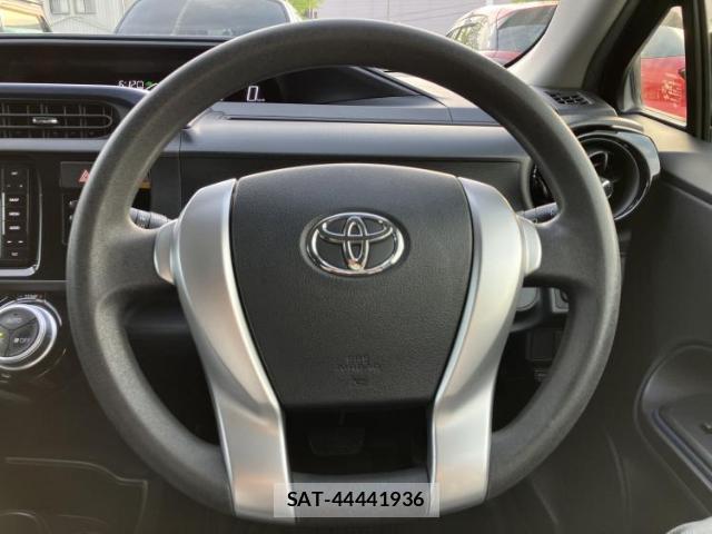 Toyota AQUA 2015-09 8373463-14
