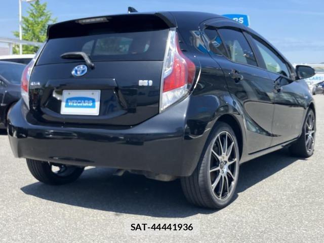 Toyota AQUA 2015-09 8373463-2