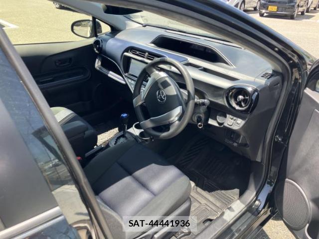 Toyota AQUA 2015-09 8373463-3