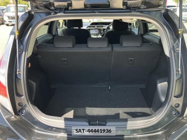 Toyota AQUA 2015-09 8373463-7