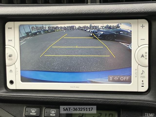 Toyota AQUA 2014-07 8373465-11
