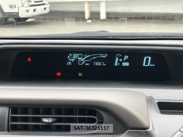 Toyota AQUA 2014-07 8373465-13