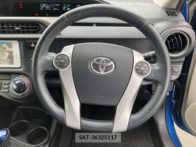 Toyota AQUA 2014-07 8373465-14