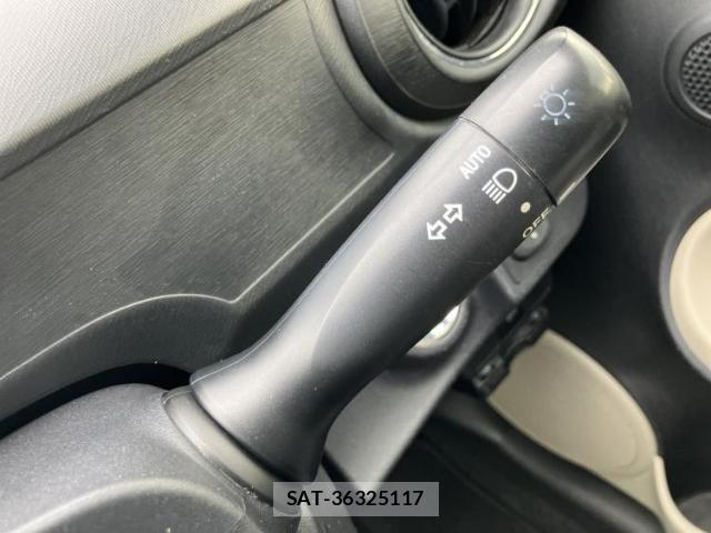 Toyota AQUA 2014-07 8373465-15