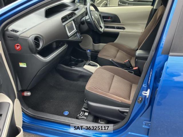 Toyota AQUA 2014-07 8373465-5