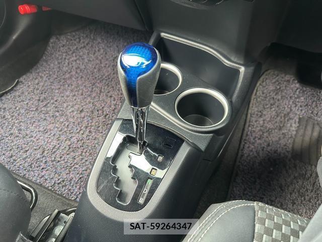 Toyota AQUA 2018-12 8373509-5