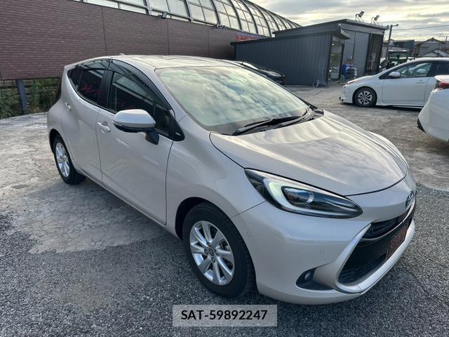 Toyota AQUA 2021-11 8373510-12