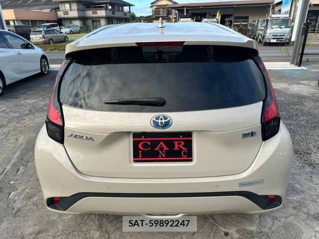 Toyota AQUA 2021-11 8373510-15