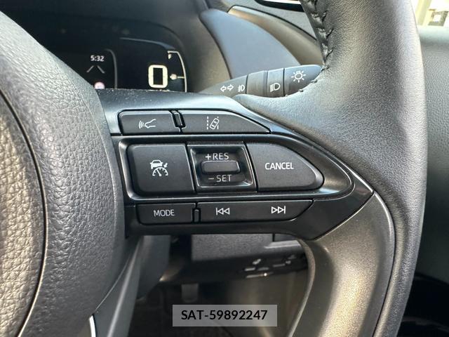 Toyota AQUA 2021-11 8373510-9