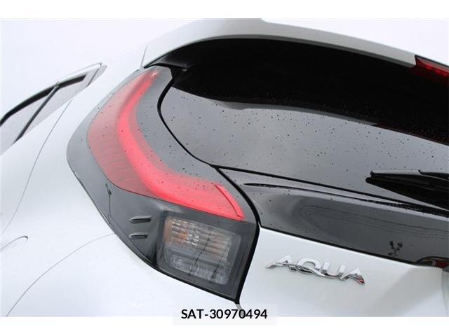 Toyota AQUA 2025-10 8373540-17