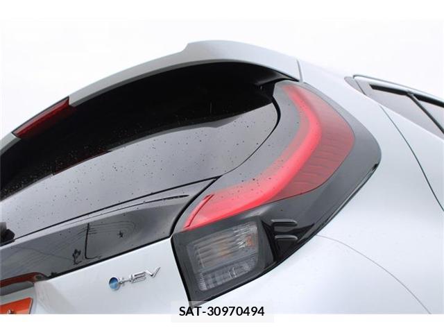 Toyota AQUA 2025-10 8373540-18