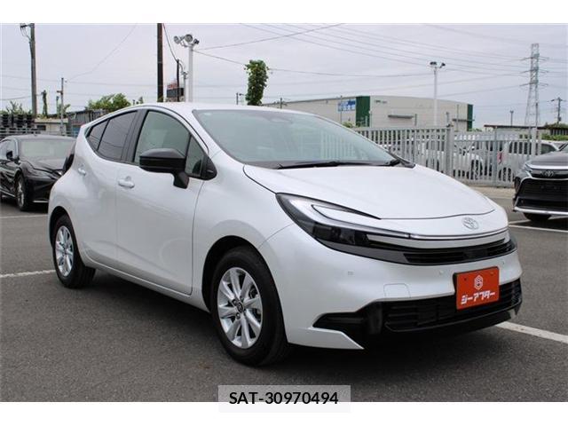 Toyota AQUA 2025-10 8373540-5