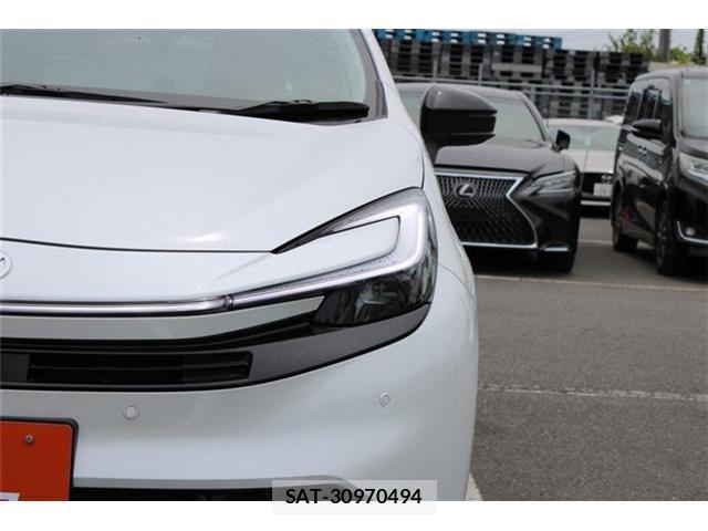 Toyota AQUA 2025-10 8373540-8