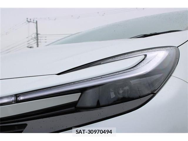 Toyota AQUA 2025-10 8373540-9