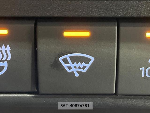Toyota AQUA 2025-02 8373592-2