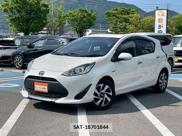 Toyota AQUA 2019-09 8373630-12