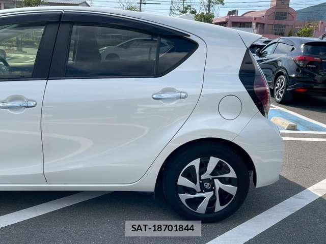 Toyota AQUA 2019-09 8373630-16