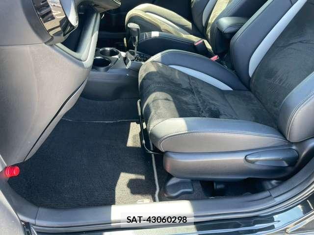 Toyota AQUA 2019-02 8373653-10