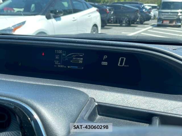 Toyota AQUA 2019-02 8373653-12